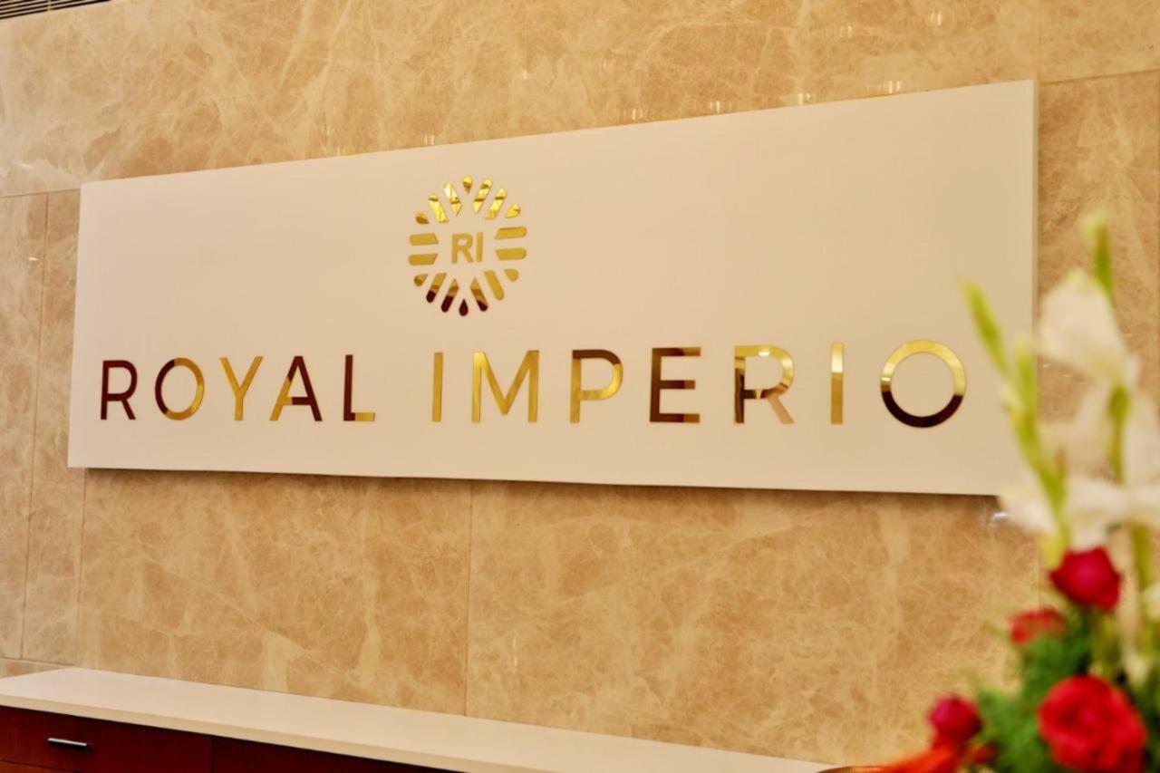 Hotel Royal Imperio Faridabad Esterno foto