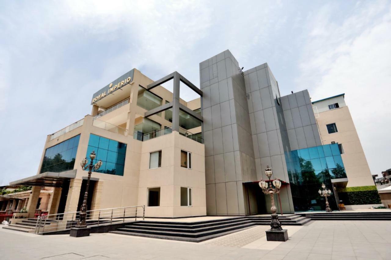Hotel Royal Imperio Faridabad Esterno foto