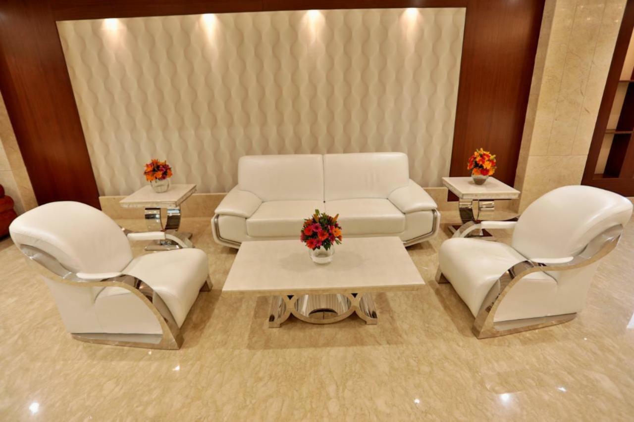Hotel Royal Imperio Faridabad Esterno foto