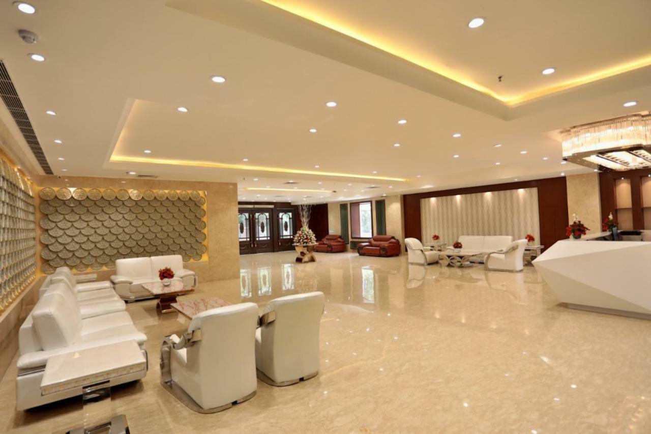 Hotel Royal Imperio Faridabad Esterno foto