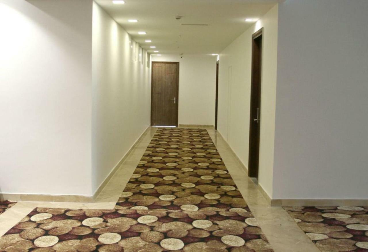 Hotel Royal Imperio Faridabad Esterno foto