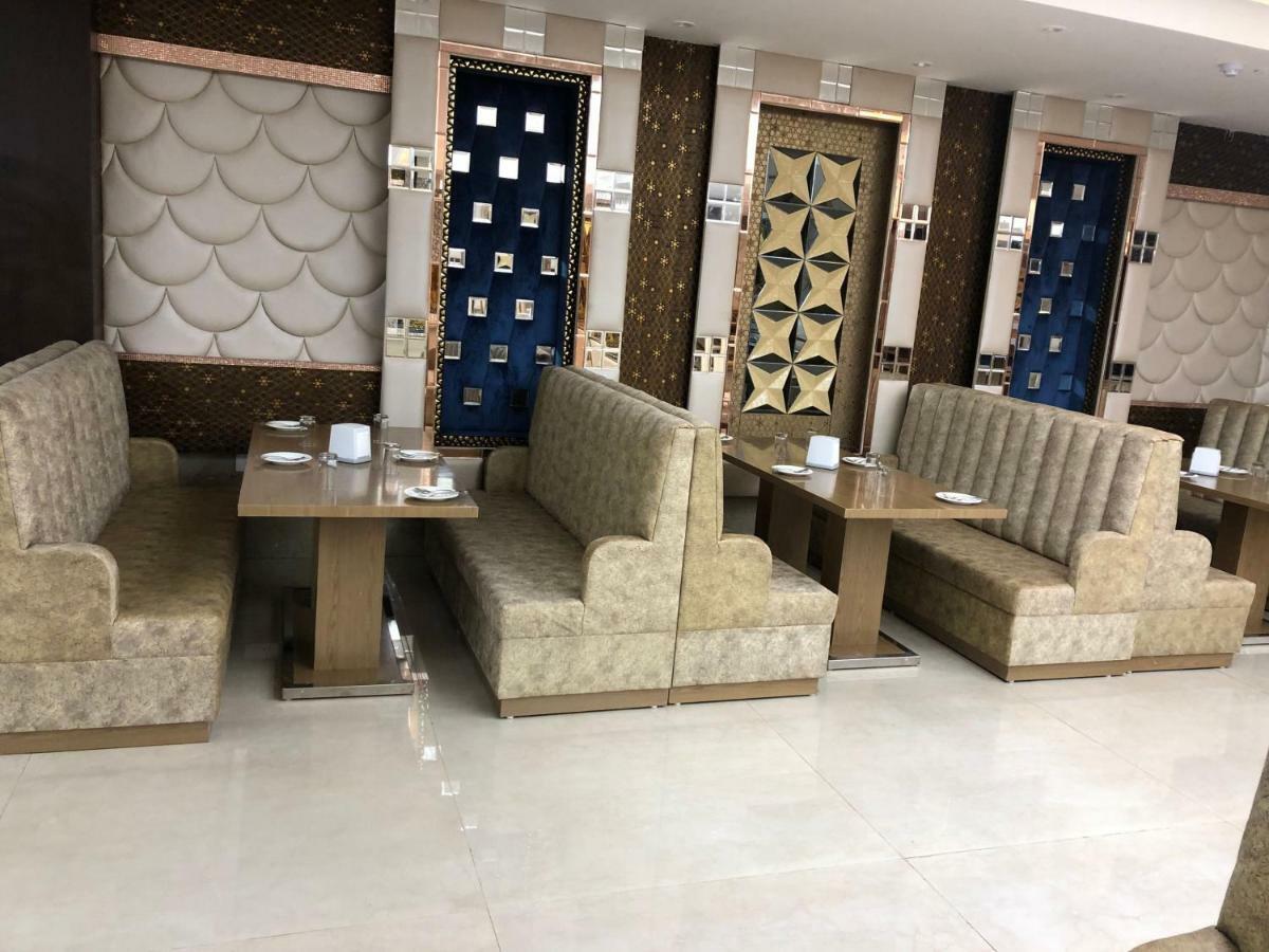Hotel Royal Imperio Faridabad Esterno foto
