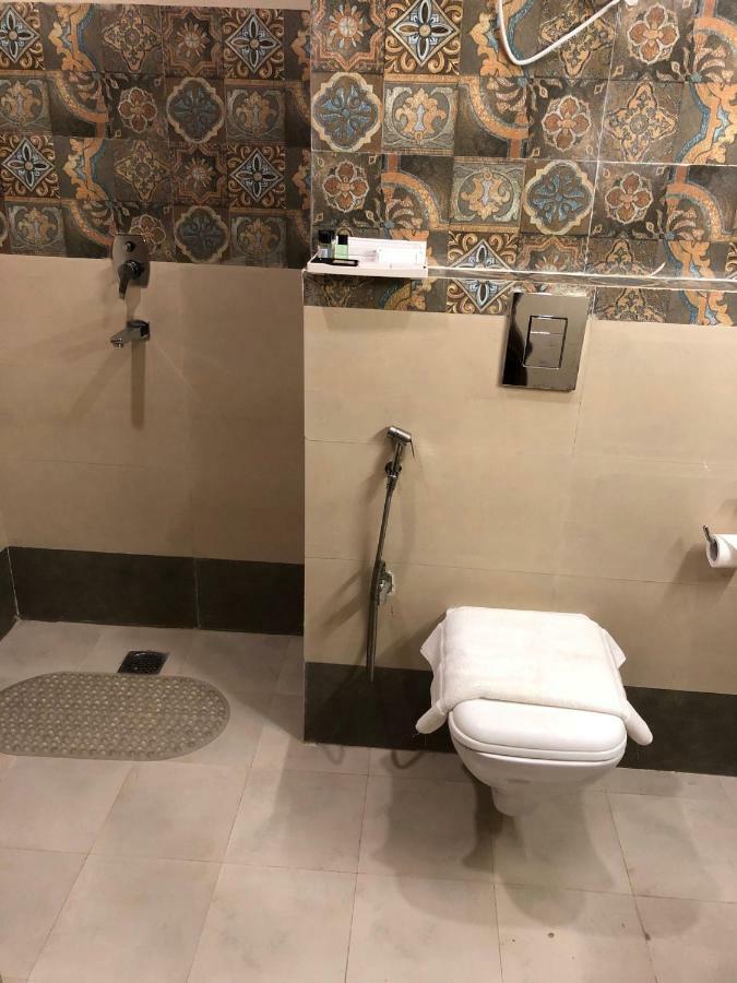 Hotel Royal Imperio Faridabad Esterno foto